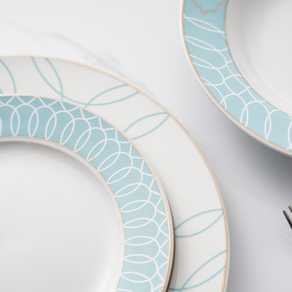 Impress your guests with beautifully crafted stoneware serving plates