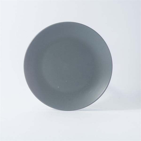 Add a touch of elegance to your table setting with ceramic dinner plates