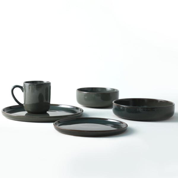Create a cohesive look for your table with a matching stoneware dinner set.