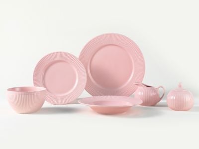 Is ceramic or porcelain dinnerware better