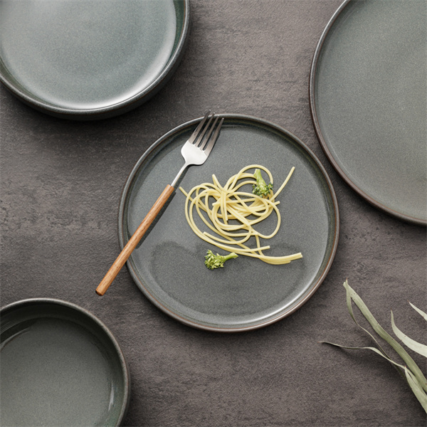 How to Select Dinnerware Plates for Every Meal