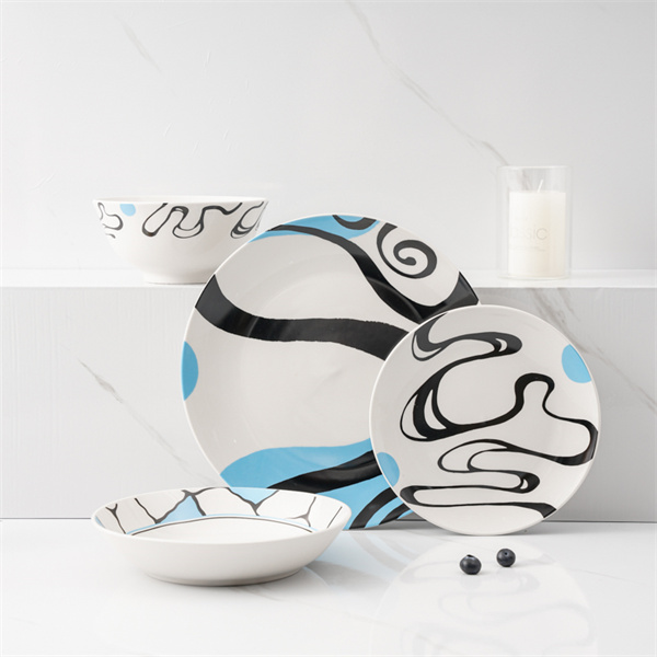 Impress your guests with our sophisticated porcelain dinnerware sets.
