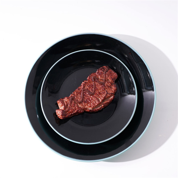 Make a statement with this modern and sophisticated dinnerware collection