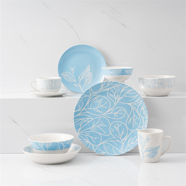 Bring a modern twist to your dining table with innovative dinner sets that blend form and function seamlessly.