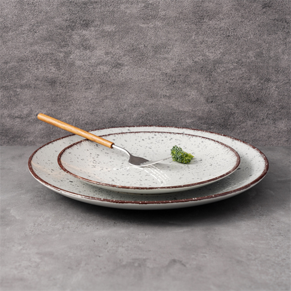 Impress your guests with a stunning fine china plate se