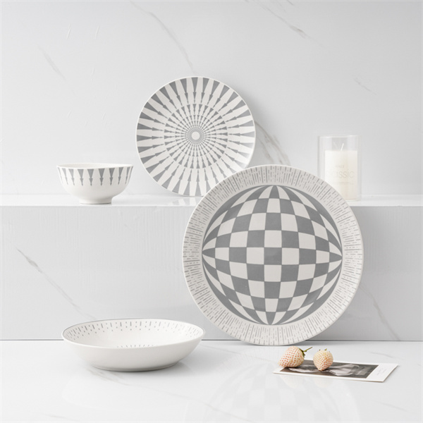 Make every meal a special occasion with our exquisite porcelain dinnerware sets.