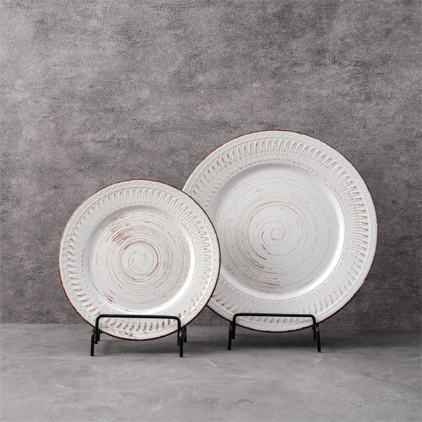 Upgrade Your Table Setting with a Sophisticated Porcelain Dinner Plate Se