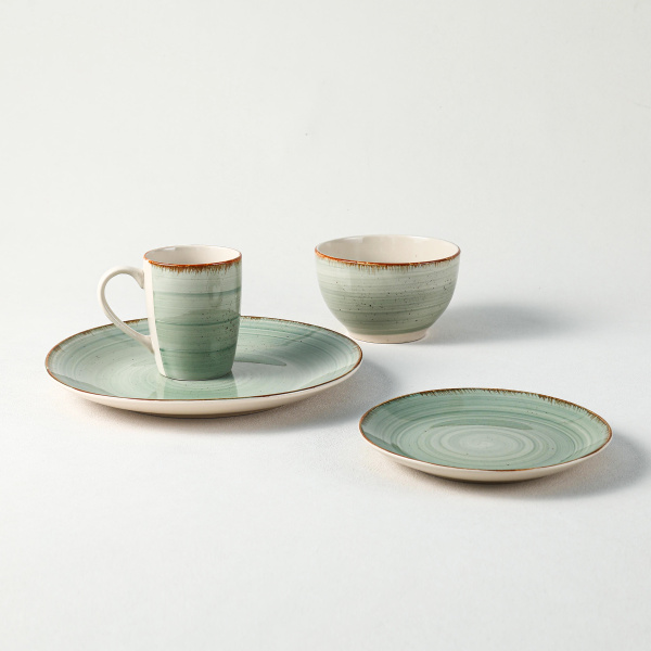 Discover the beauty of porcelain dinner sets
