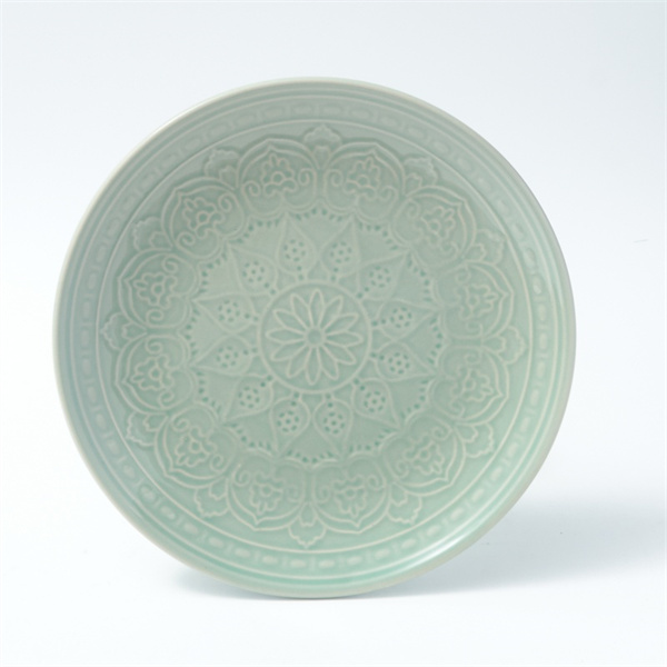 Add a touch of sophistication to your meals with affordable ceramic plates