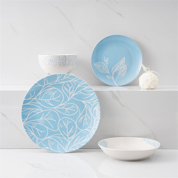 Create a sophisticated dining experience with the timeless charm of porcelain dinner plates.