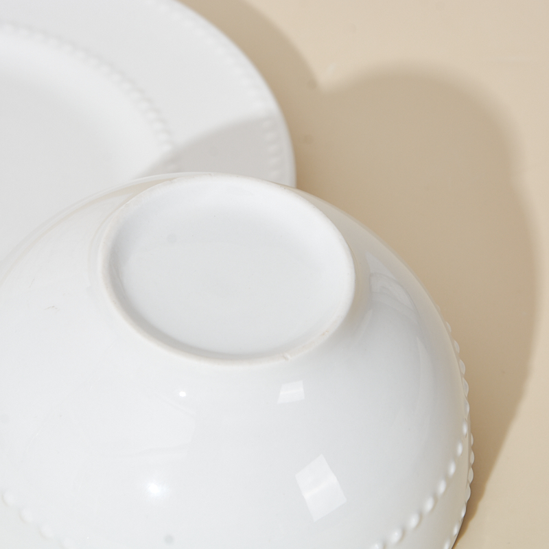 Custom Designed American Style Lightweight Porcelain Dinnerware Set Durable Dishwasher Safe Plates for Home & Hotel Kitchens manufacture