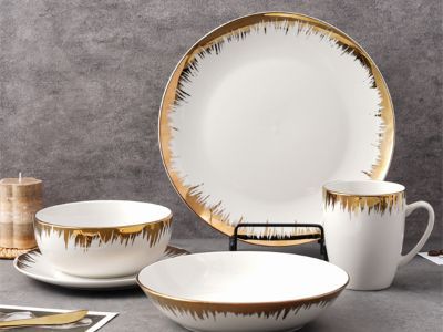 Golden Accents in Table Settings: Tips for Balancing Luxury and Simplicity