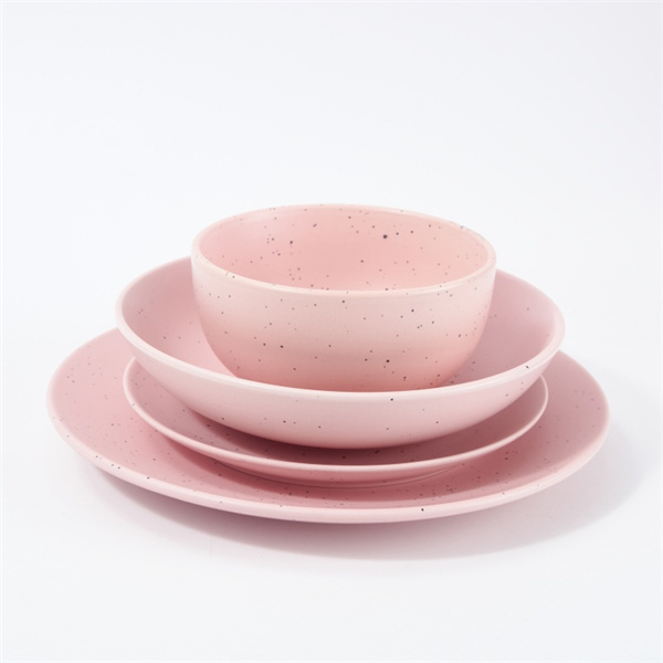 Make Mealtime Fun and Vibrant with a Pink Dinnerware Se