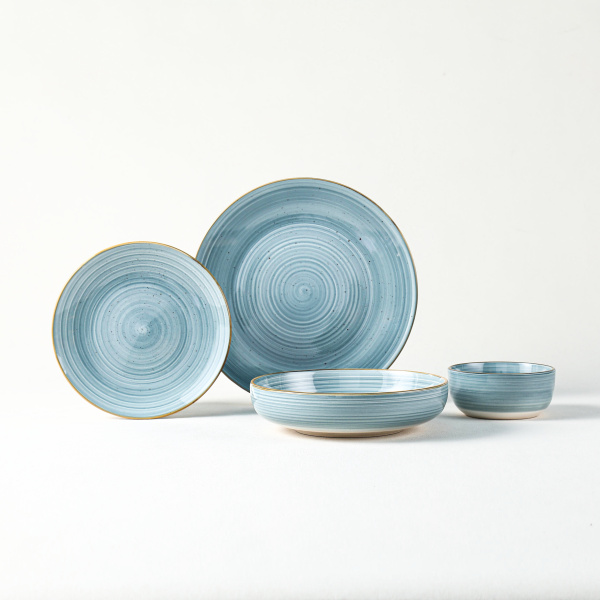 Porcelain dinnerware essentials