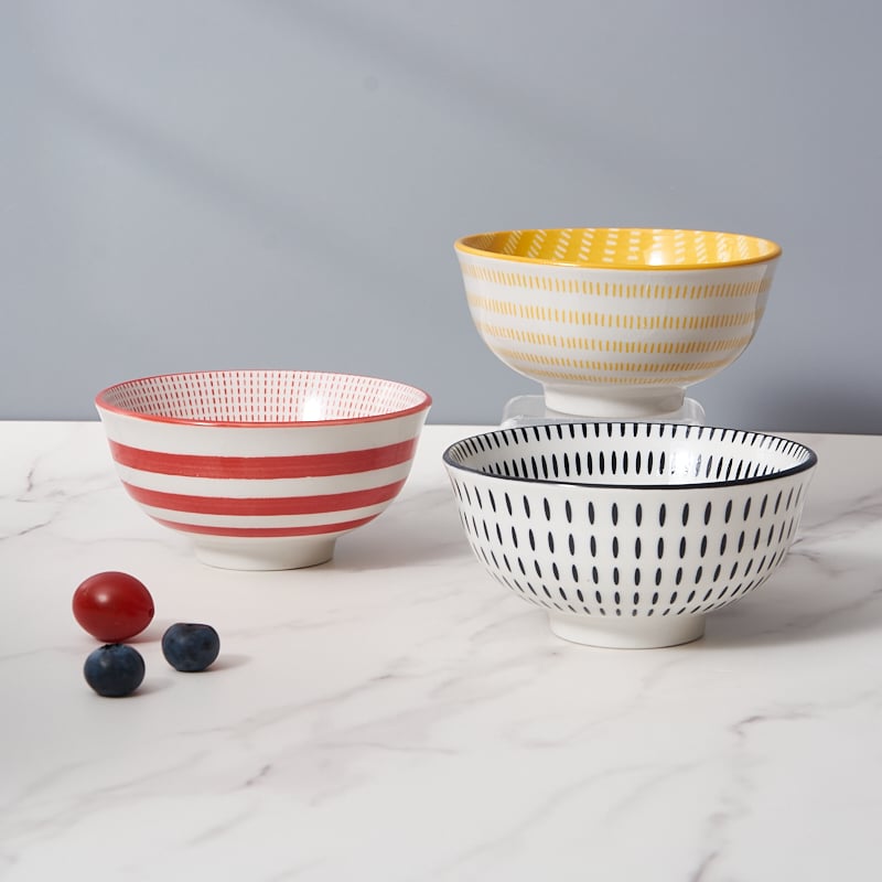 Colored Bowls for Entertaining: Vibrant Serveware That Let Guests Praise