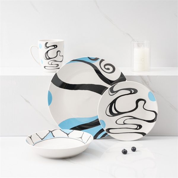 Experience the Durability and Beauty of Porcelain Tableware