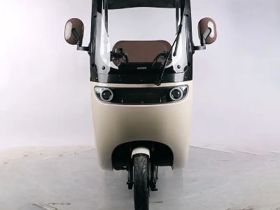 Obniżanie kosztów transportu za pomocą elektrycznych trójkołówek pasażerskich w codziennym życiu