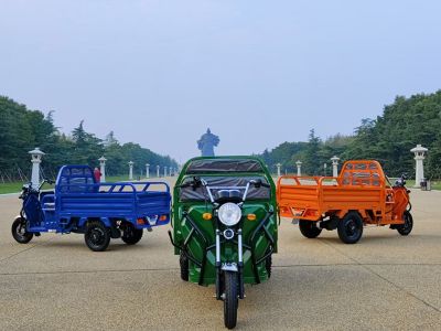 Standardy bezpieczeństwa kształtujące dzisiejszą branżę motocykli trójkołowych do przewozu towarów