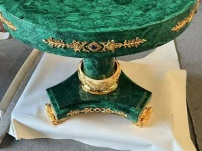 سنگ طبیعی در مقابل سنگ طبیعی: تفاوت‌ها چیست و کدام‌یک را انتخاب کنیم؟