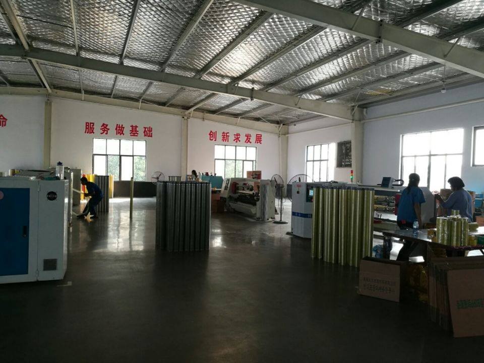 47mmx90mx50mic BOPP Transparent Parcel Clear Single Adhesive Pressure Sensitive Packing Tape manufacture