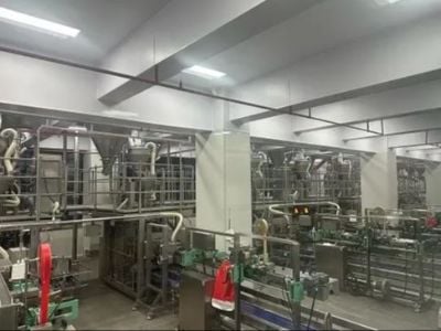 Mesin Pengemasan Otomatis Lengkap dengan Penyedia Kantong untuk Bubuk, Cairan, Butiran, dll