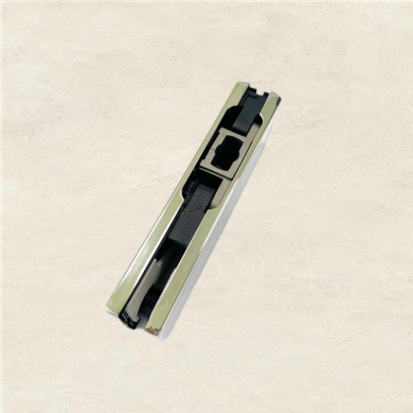 Find top-quality corner glass clamps that are built to last and withstand daily use.