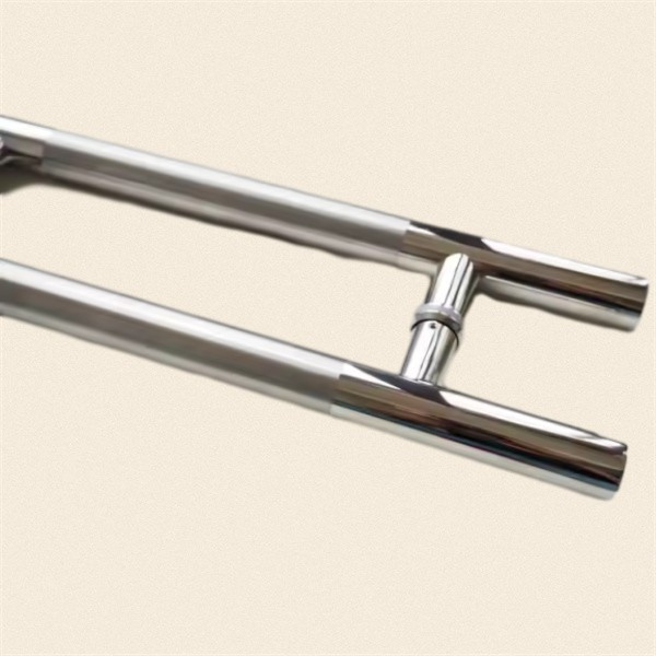 Easy Ways to Refresh Your Kitchen's Appearance with New Door Handles