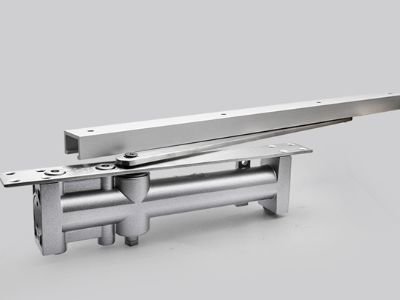 Case Study: Selecting Corrosion-Resistant Window Stays for a Seaside Hotel Project