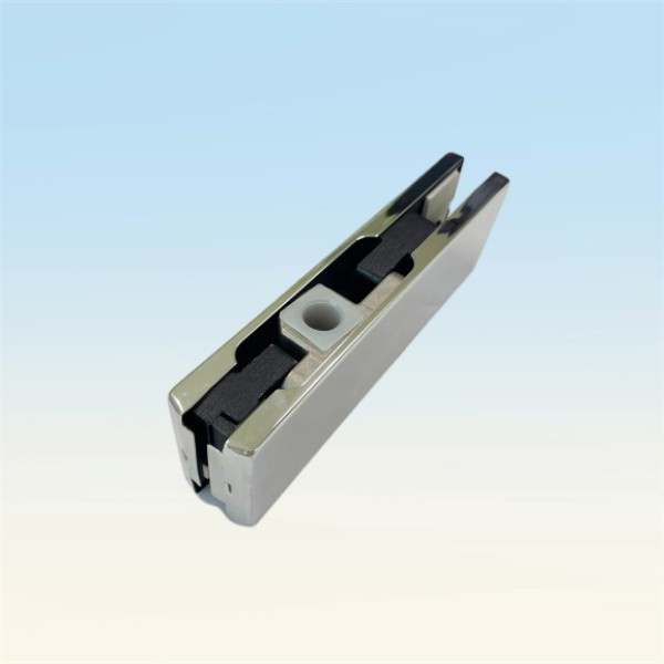 Explore the many ways you can use corner glass clamps to enhance your du00e9cor and create unique design elements.