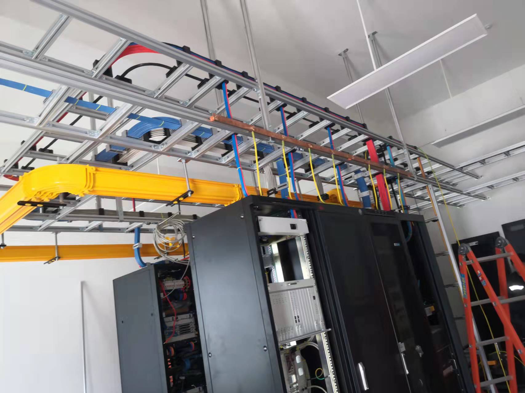 High Frequency Rack Mounted UPS Power Online Three Phase UPS WTHD Supplies supplier