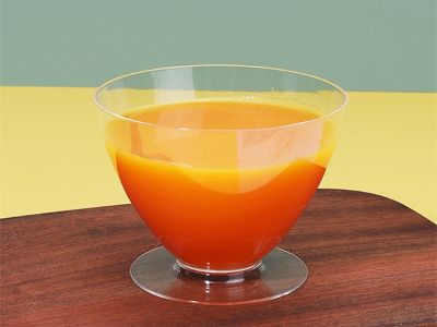 Unbreakable Wine Glasses: Plastic Options for Poolside Parties