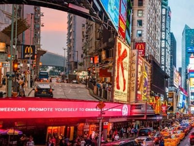 Why Leading Retailers Are Investing in Interactive 3D LED Displays