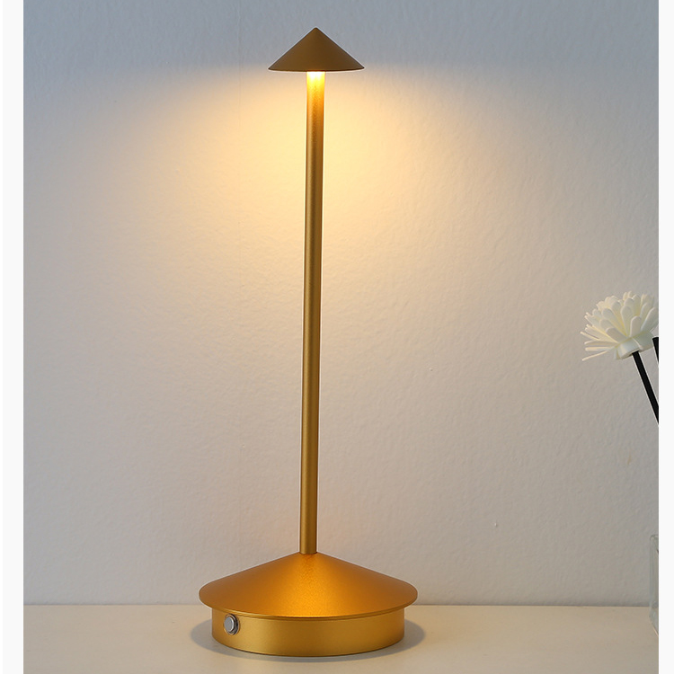 Home Decoration Aluminum Mushroom Night Light Hotel Restaurant Bedside Atmosphere LED Table Lamp supplier