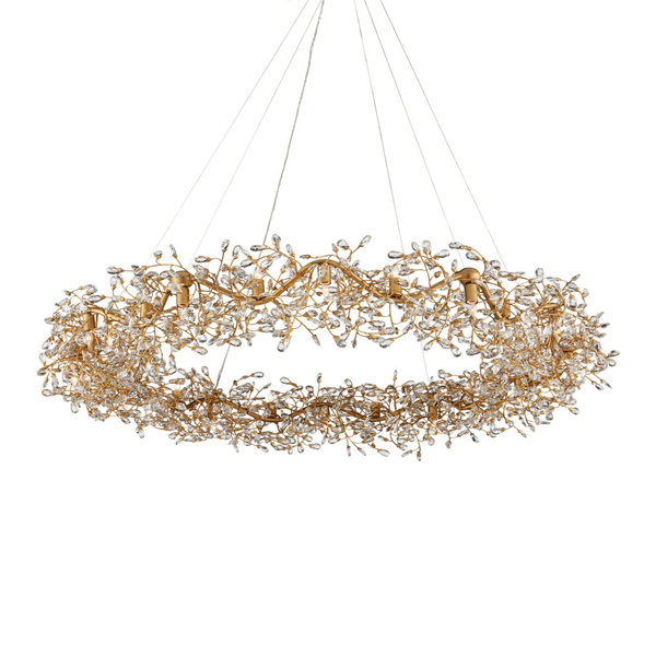 Schafft eng warm a einladend Atmosphäre mat engem schéine Chandelier bei der Haustür