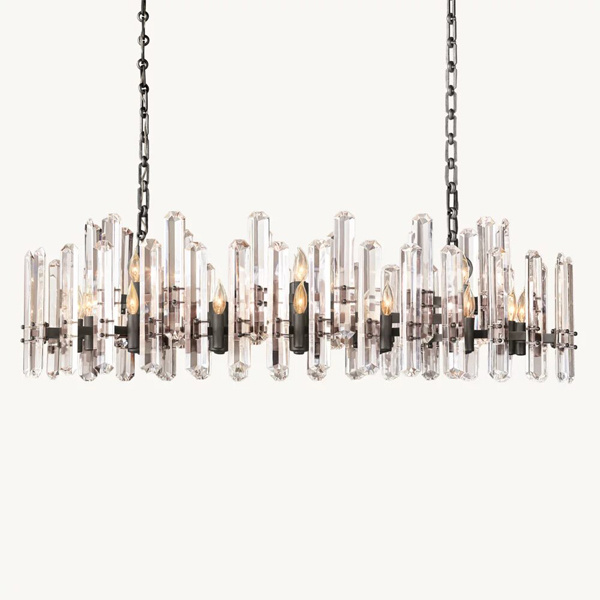 Illumina i tuoi pasti con stile con un bellissimo lampadario sopra il tuo tavolo da pranzo.