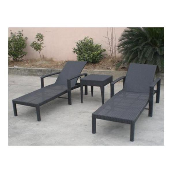 Transformez votre terrasse ou votre balcon en un havre de paix avec notre sélection de chaises en rotin extérieur.