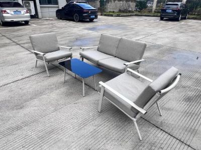 Τι Κάνει τις Πολυθρόνες Υψηλής Ποιότητας Απαραίτητες για Πολυτελείς Αναψυκτήριες