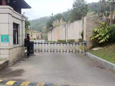 Road Barriers for Emergency Evacuation Routes