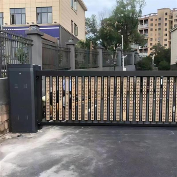 Ostajte u upravljanju sa automatskim rešenjem prepreke za ulaz na cestu