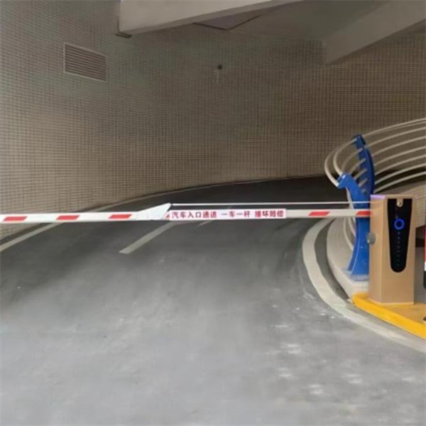 異なる地形や条件に適した正しいセーフティ道路バリヤーの選択方法