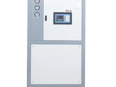 How Industrial Chillers Improve Efficiency in Plastic Molding Processes