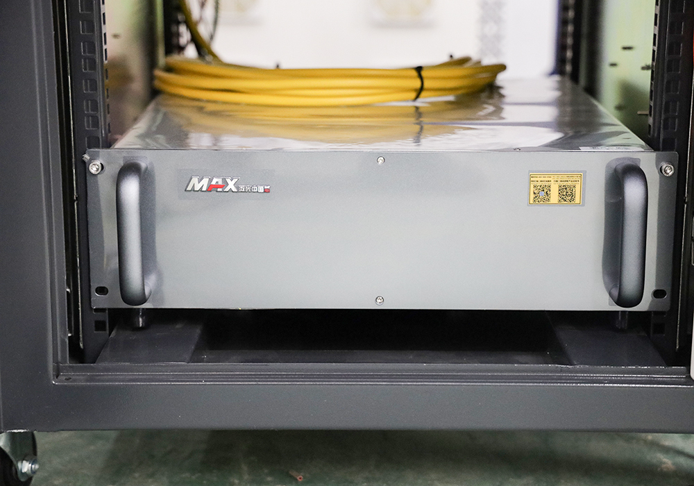 Desktop 4-6 Axis Automatic CW Fiber Laser Welding Machine factory