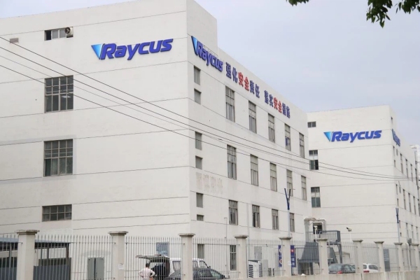 Le 3 700e générateur laser Raycus de 10 000 watts a été livré