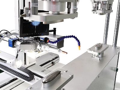 Mehrsachsige Verknüpfung der Präzisionsbearbeitung mit Lasertechnologie und Anwendung