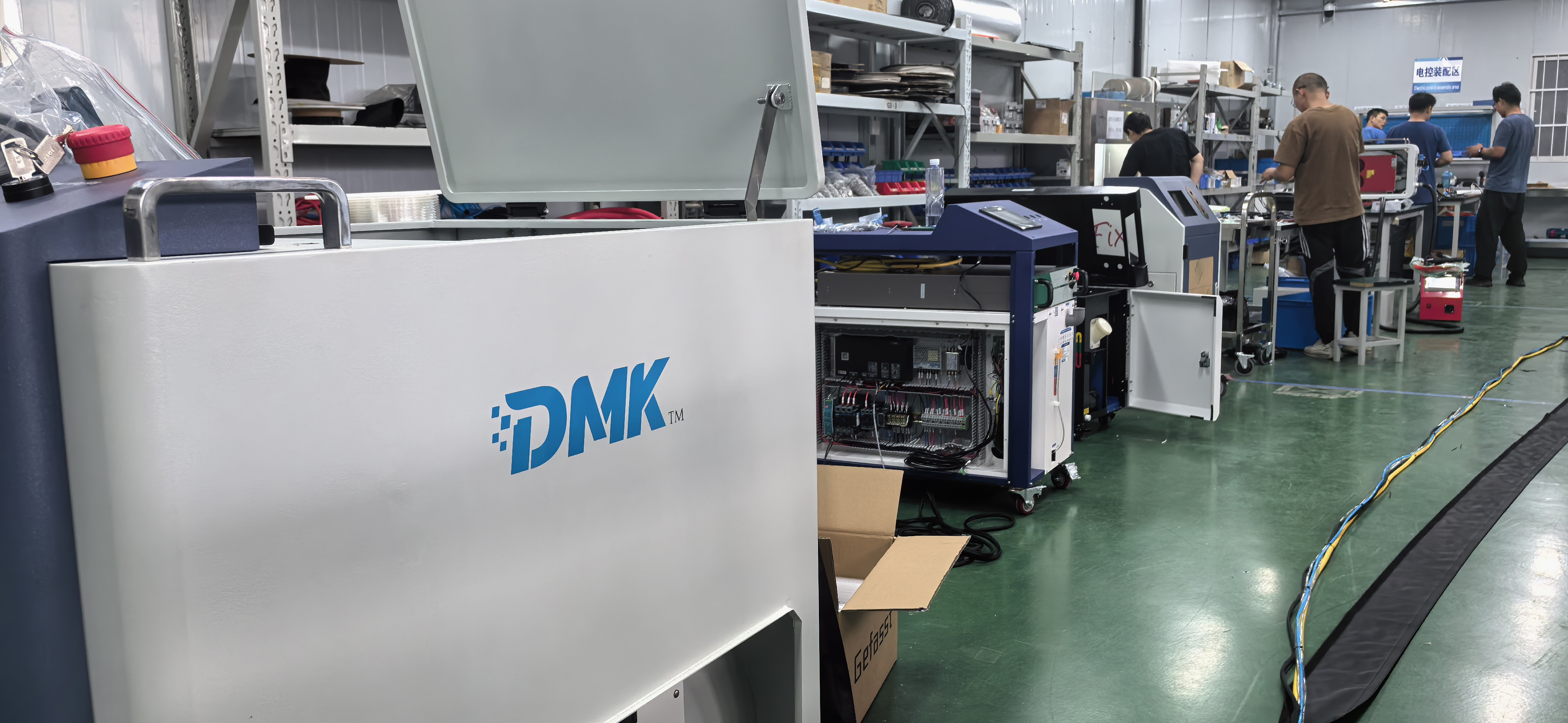 DMK Handheld 2000W CW Laser Etching Cleaning Machine  factory