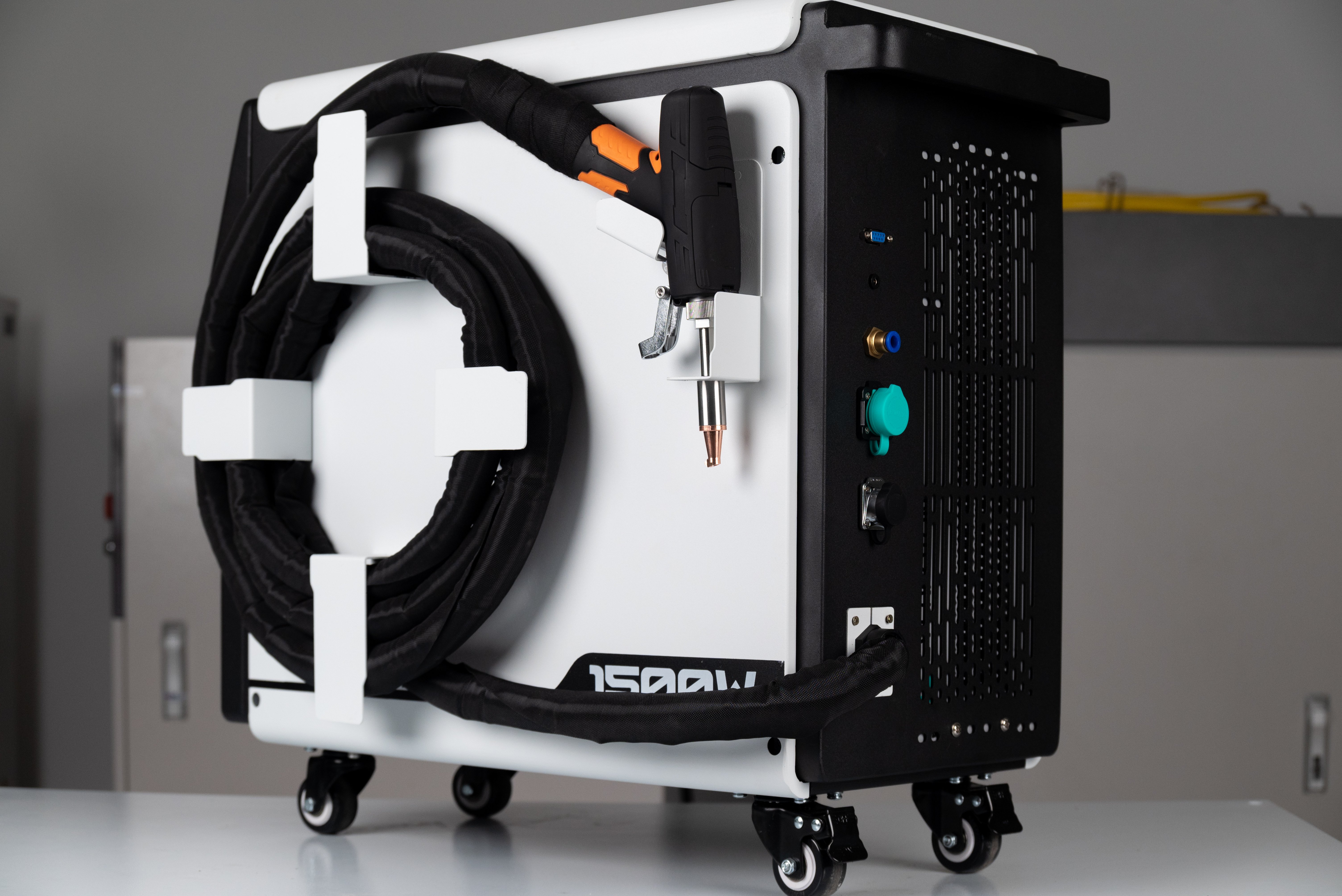 DMK 1500W Air-cooling Portable Handheld Fiber Laser Welding Machine manufacture
