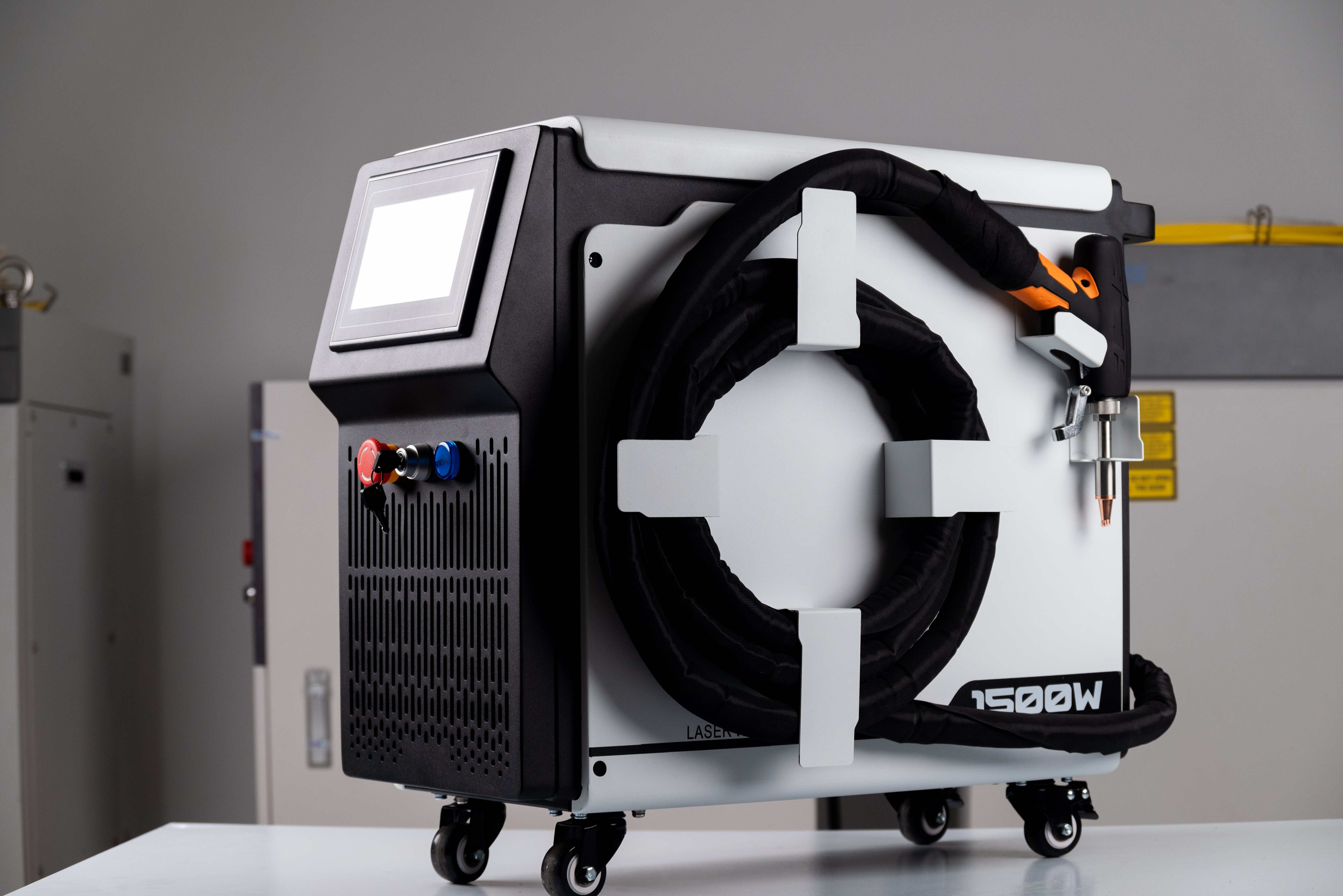DMK 1500W Air-cooling Portable Handheld Fiber Laser Welding Machine supplier
