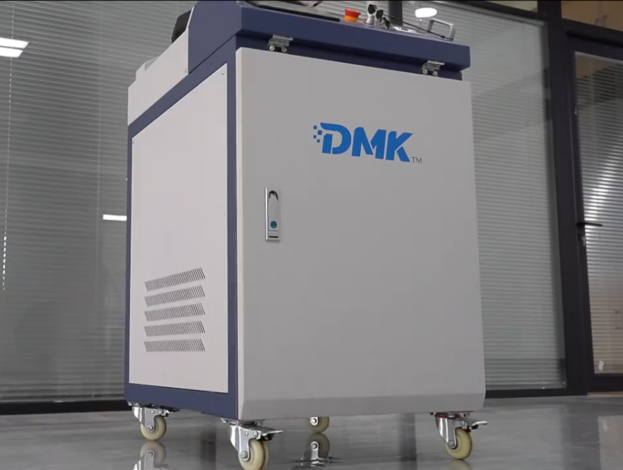 جهاز لحام ألياف محمول DMK بقوة 3000 واط