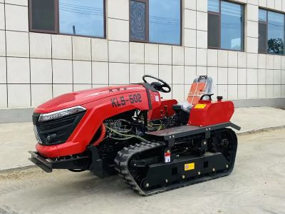 Raupen-Traktor: Meistern Sie raues Gelände spielend leicht