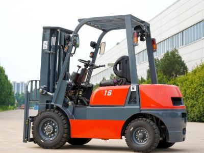 Gabelstapler in der Lagerhaltung: Elektrisch vs. Diesel für den Indoor-Einsatz